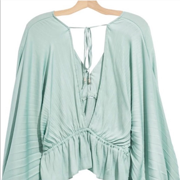 Free People Open Back Pleated Silky Billow Blouse NWT XS Turquoise Plunging - Picture 3 of 4